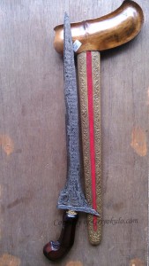 keris tilam upih meteorit